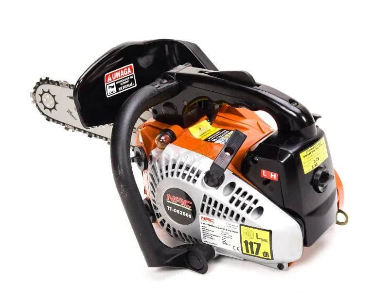 Jaką pilarkę spalinową do 500 zł wybrać, aby nie przepłacić?