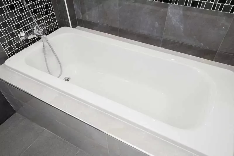 Ile kosztuje zabudowa wanny? Sprawdź, by uniknąć nieprzyjemnych wydatków