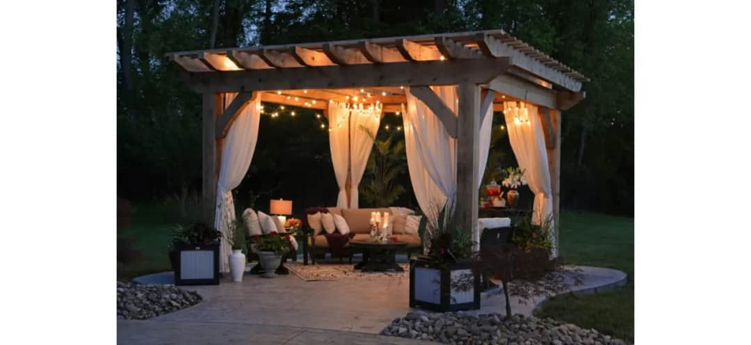 Jak urządzić altanę w środku: 10 inspirujących pomysłów na aranżację